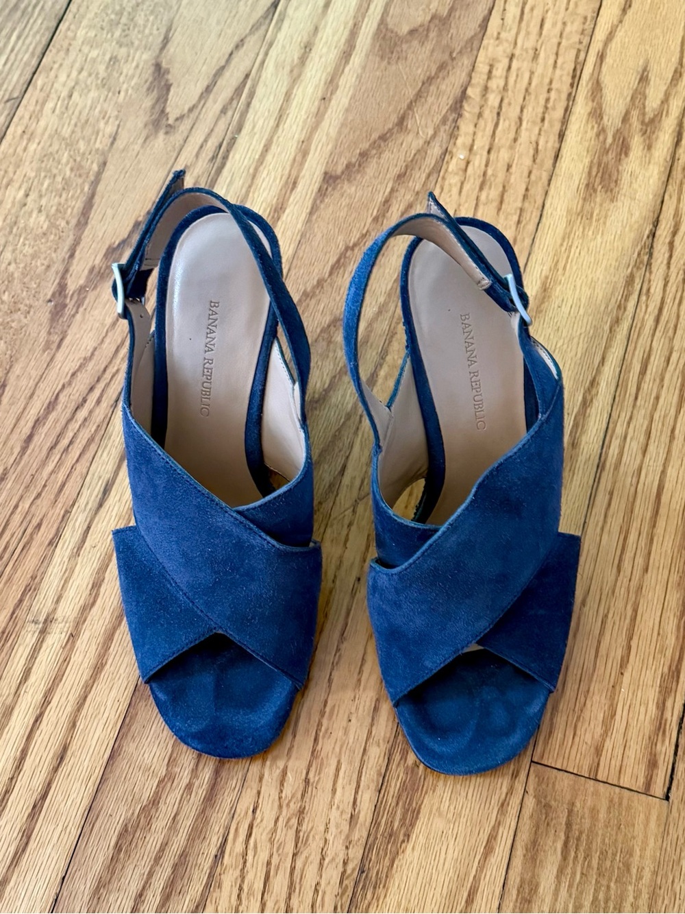 Banana Republic navy suede raffia wedge sandal 6.5